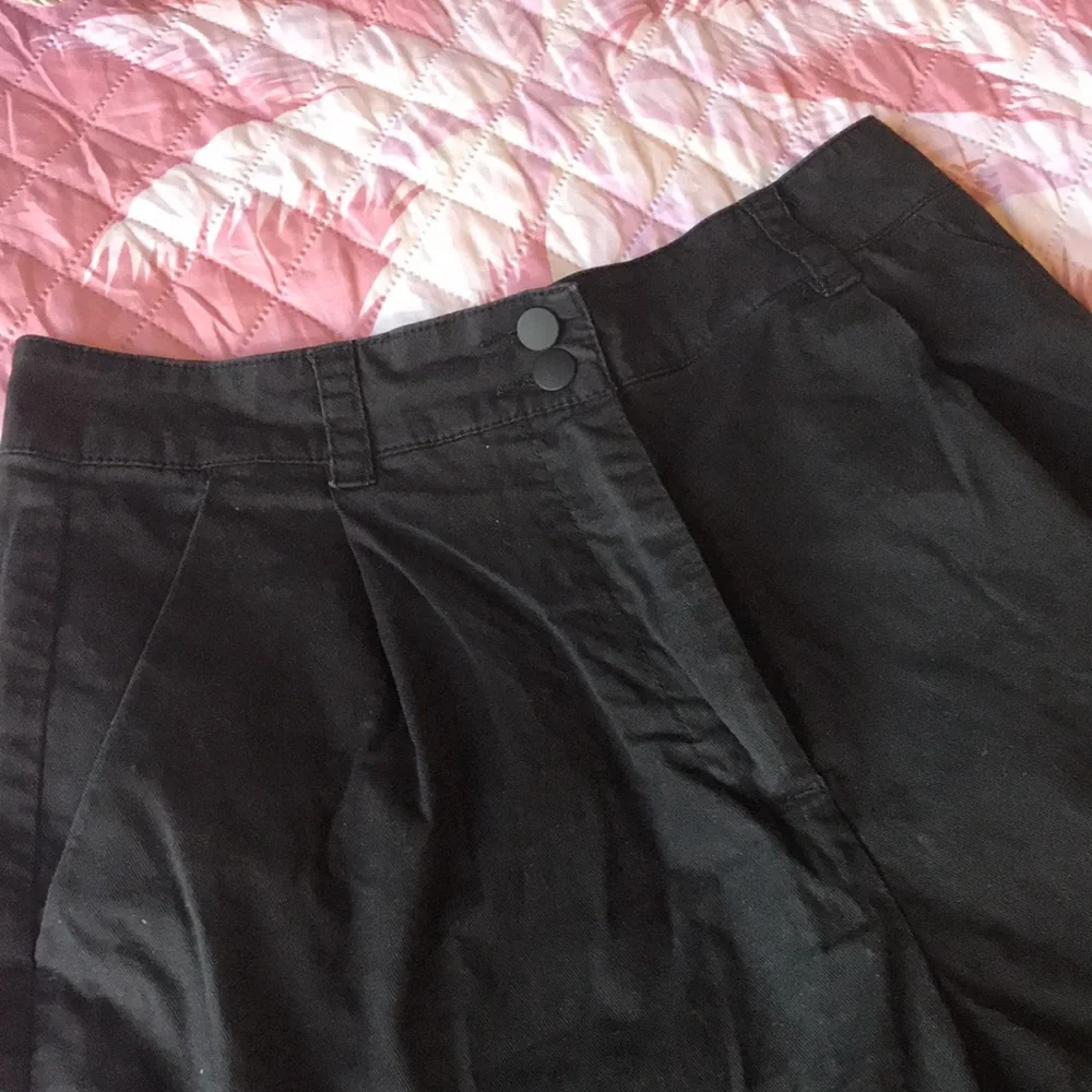 Sussan Black Shorts Size 8 - Picture 2 of 4